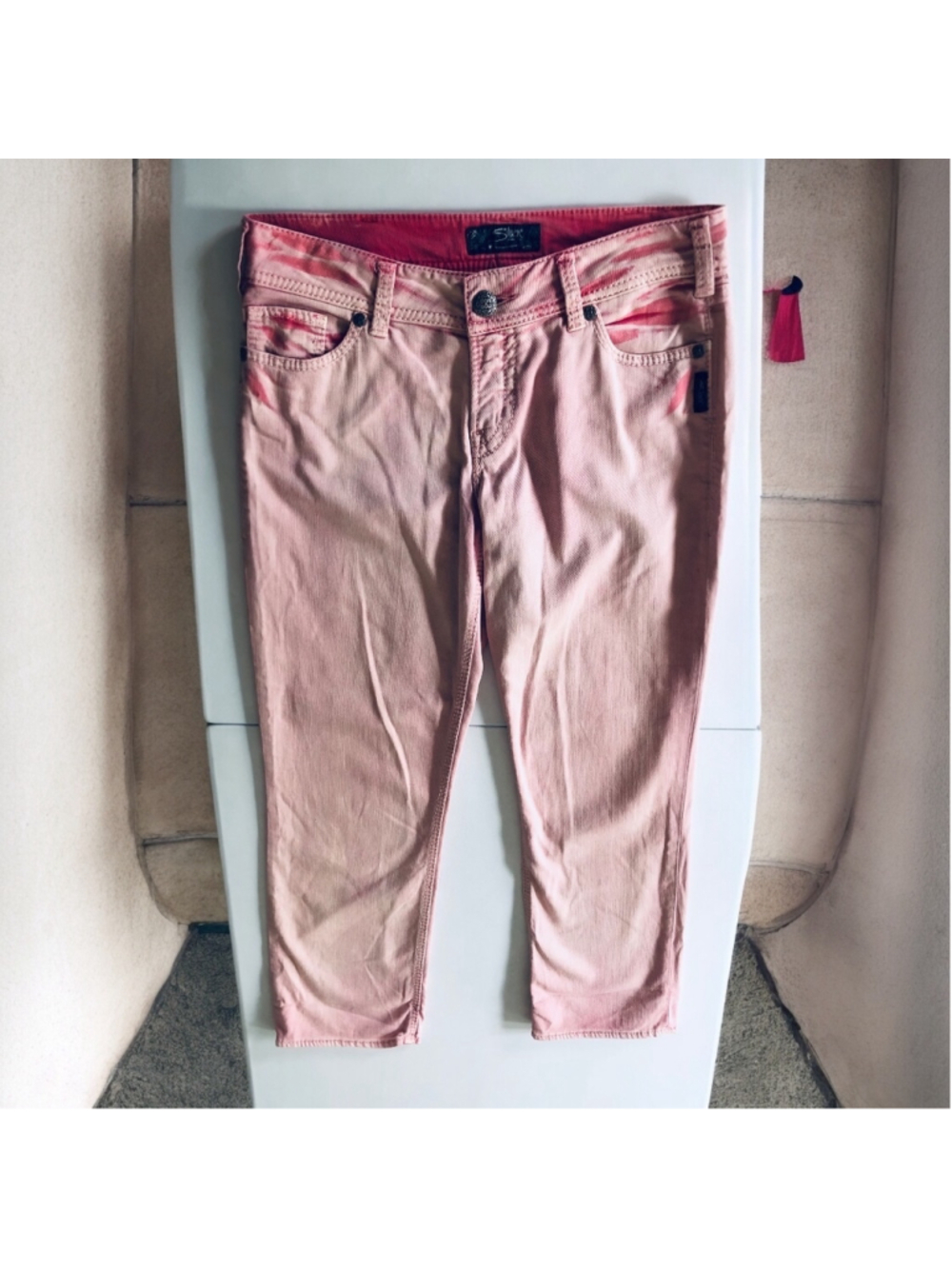 Silver Jeans Pink Faded 2 Tone Soft Washed Denim Suki Capri Stretch Jeans Bling